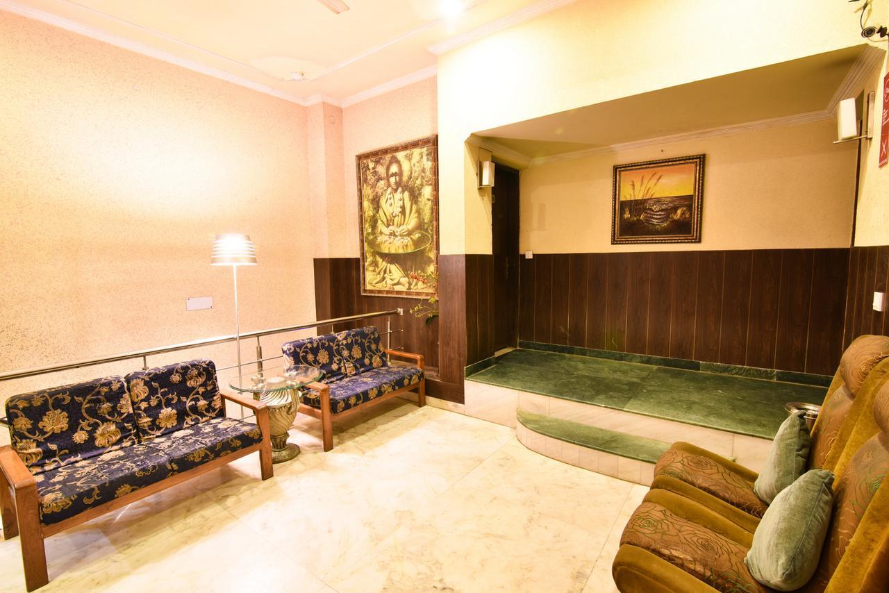 Bed and Breakfast Casa Royal Нью-Дели Экстерьер фото